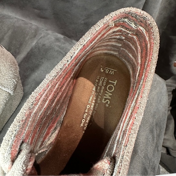 TOMS Desert Wedge Boot Taupe Suede Lace Up Hidden Heel 8.5 Coastal Cowgirl - Picture 10 of 13